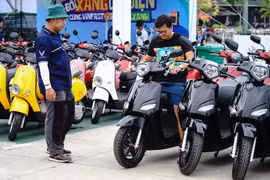 [VIDEO] Chính phủ giảm 2% lãi vay cho doanh nghiệp xe điện và tái chế nhựa