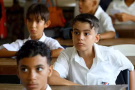 [VIDEO] Cuba kết thúc năm học sớm vì khủng hoảng nhiên liệu