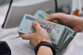 [SPOTLIGHT] Bộ Tài chính đề xuất bảo vệ người bị mạo danh khi xuất cảnh