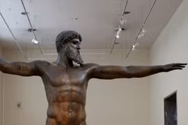Thần Zeus hay thần Poseidon? Bí ẩn lớn nhất của một kiệt tác Hy Lạp cổ