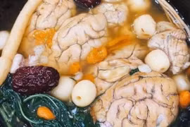 Nhóm người nên tránh, hạn chế ăn món óc hầm ngải cứu