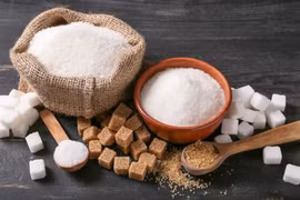 Đường trắng 'trợ thủ' đa năng trong căn bếp 