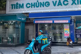 Green SM và Long Châu hợp tác giao hàng bằng xe máy điện tại 1.500 nhà thuốc