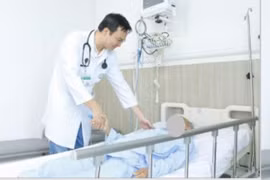 Đặt stent graft cứu cụ ông 83 tuổi vỡ phình động mạch chủ