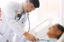 Cứu du khách Singapore thoát di chứng đột quỵ trong gang tấc