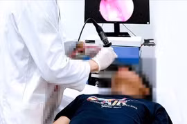 Bệnh nhi 14 tuổi mắc u xơ vòm mũi họng hiếm gặp
