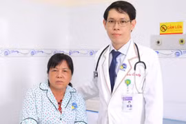 Ngứa da, mệt mỏi, người phụ nữ 57 tuổi phát hiện bệnh gan tự miễn hiếm gặp