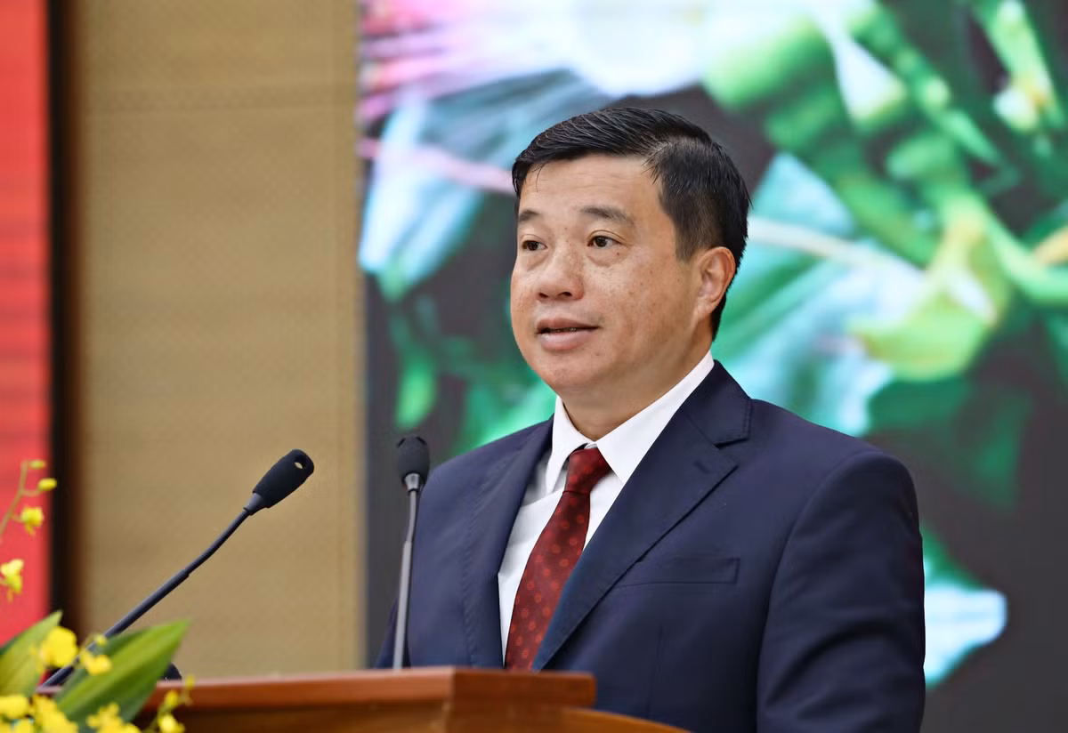 dong-chi-y-thanh-ha-nie-kdam-uy-vien-ban-chap-hanh-trung-uong-dang-bi-thu-tinh-uy-yeu-cau-ubnd-tinh-cac-so-nganh-dia-phuong-tap-trung-trien-khai-cac-nhiem-vu-trong-tam-trong-nam-2026.jpg