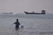Thông tin vụ tàu bị tấn công khi đi qua eo biển Hormuz