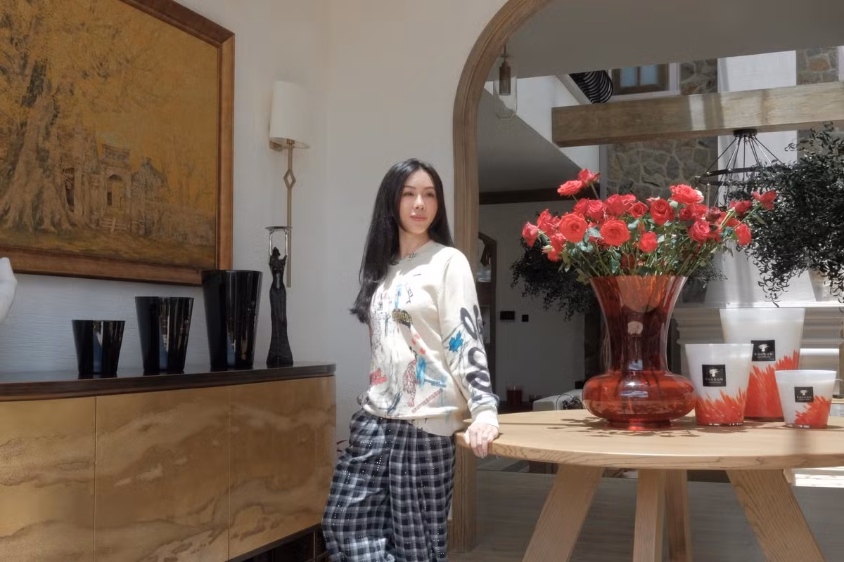 Nội thất trong nhà do tự tay Hoa hậu Thu Hoài lựa chọn. Ảnh: FBNV
