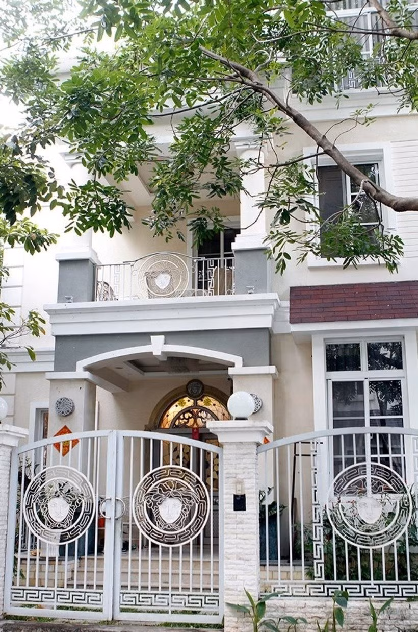 Gia đình Mai Thu Huyền hiện sống trong căn biệt thự triệu đô nằm trên phố đắt đỏ bậc nhất tại TP HCM. Ảnh: Internet