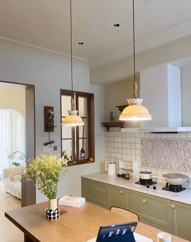 Phòng bếp được "thay áo mới" hoàn toàn. Ảnh: Baidu