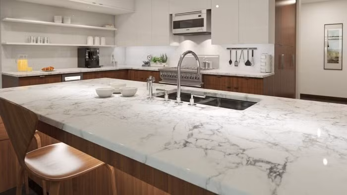Những vật liệu này không chỉ mang lại độ bền cao mà còn tạo cảm giác gần gũi với thiên nhiên — một yếu tố rất được ưa chuộng trong thiết kế nhà hiện đại. Ảnh: Happynest