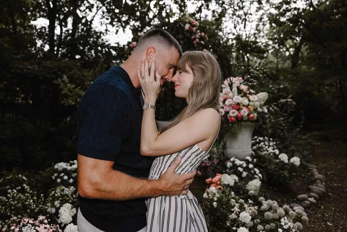 Sau khi thông báo đính hôn, chi tiết về đám cưới của Taylor Swift - Travis Kelce được rất nhiều người quan tâm. Ảnh: People