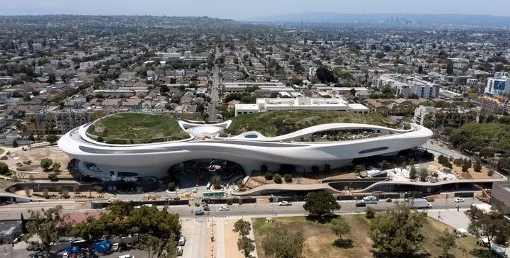 Tháng 11/2025, Bảo tàng Nghệ thuật Tường thuật Lucas ((Los Angeles, Mỹ) thông báo sẽ mở cửa cho công chúng vào tháng 9/2026. Ảnh: Archdaily