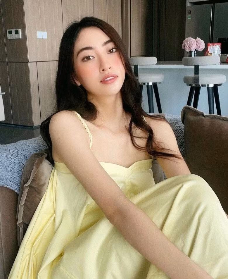 Hoa hậu Thế giới Việt Nam 2019 sống trong căn penthouse thông tầng rộng 130m2 tại tầng 39 - 40 một tòa nhà cao cấp tại Hà Nội. Ảnh: FBNV