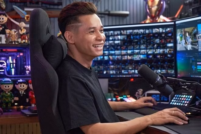 Dù chỉ là con số "tham khảo" song cũng phần nào cho thấy độ giàu có của nam streamer. Ảnh: Znews