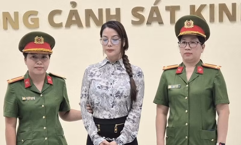 Tối 31/10, dư luận xôn xao trước thông tin Trương Ngọc Ánh bị Cơ quan Cảnh sát điều tra, Công an TP.HCM (Phòng Cảnh sát kinh tế) khởi tố và bắt tạm giam để điều tra về hành vi “Lạm dụng tín nhiệm chiếm đoạt tài sản". Ảnh: Congan