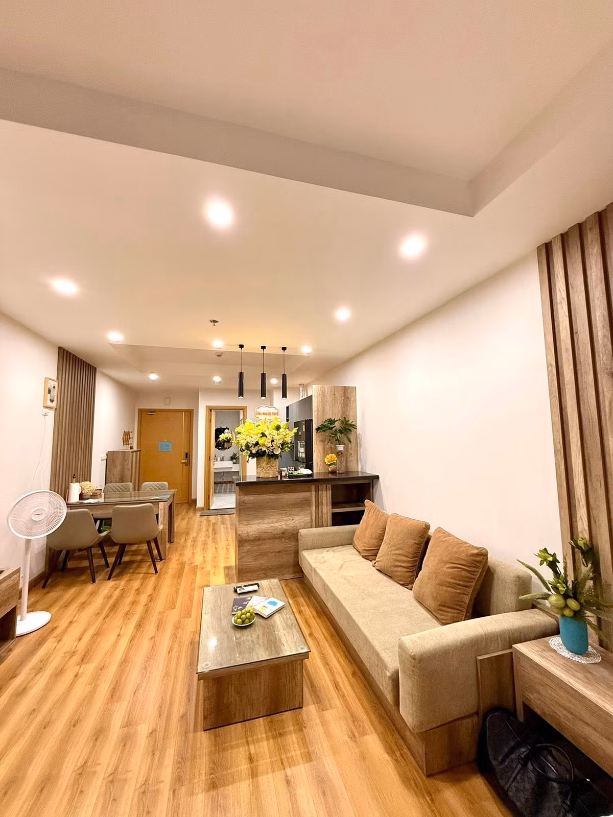 Căn hộ có diện tích 47m2, nằm ở tầng 9 của một tòa nhà, vị trí trung tâm đẹp nhất Quy Nhơn. Ảnh: FB Trang Hoàng