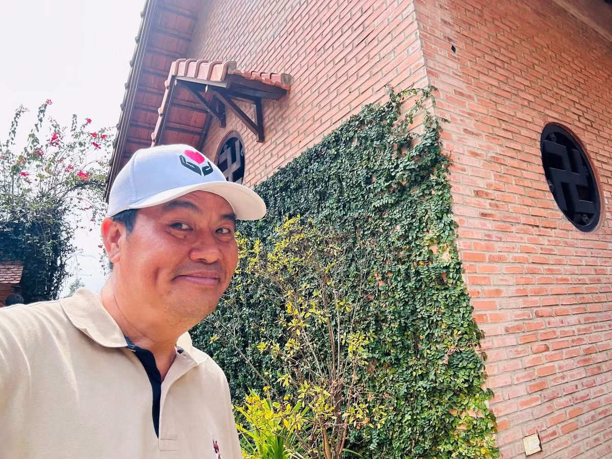 Trên trang cá nhân, Hoàng Mập cũng chia sẻ cảm xúc tiếc nuối khi chia tay căn nhà cổ ở Đồng Nai. Ảnh: FB Hoàng Minh Bùi