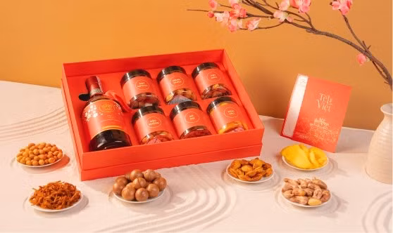 Quà Tết của giới nhà giàu Việt ngày càng mang tính cá nhân hóa và có giá trị cao, vượt xa những giỏ quà truyền thống quen thuộc. Ảnh: Quatetgiaviet