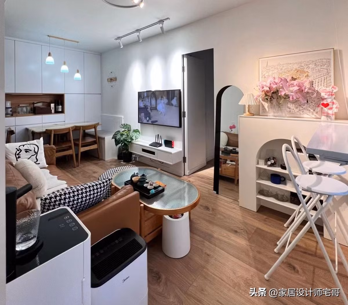 Căn hộ 35m2 tại Hồng Kông thuộc một dự án nhà ở xã hội, là nơi sinh sống của gia đình 4 người gồm hai vợ chồng trẻ và hai con. Ảnh: Tóutiáo