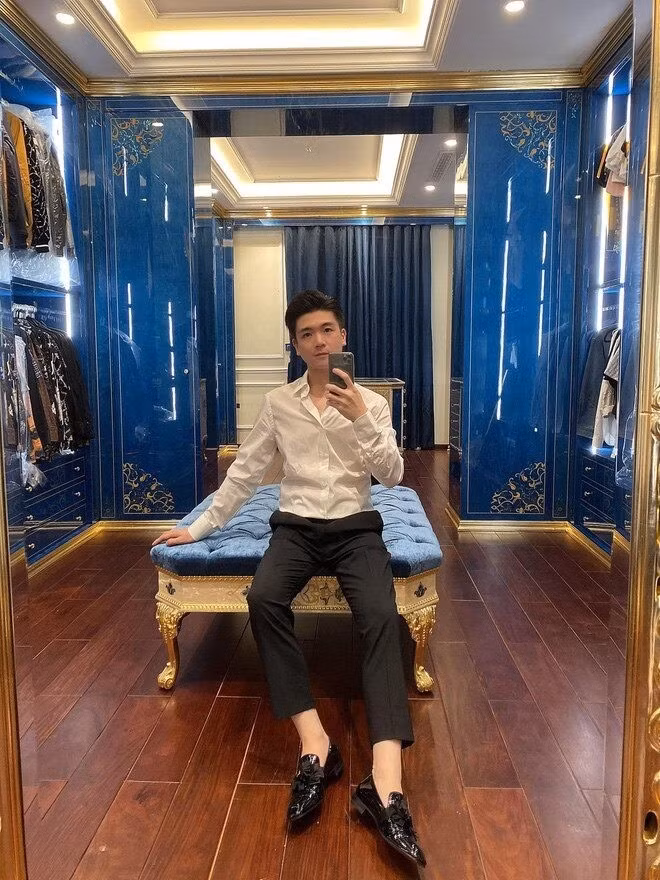 Một góc khác trong nhà cho thấy độ hoành tráng trong biệt thự do anh chồng Đỗ Mỹ Linh - CEO Đỗ Quang Vinh đăng tải. Ảnh: FBNV