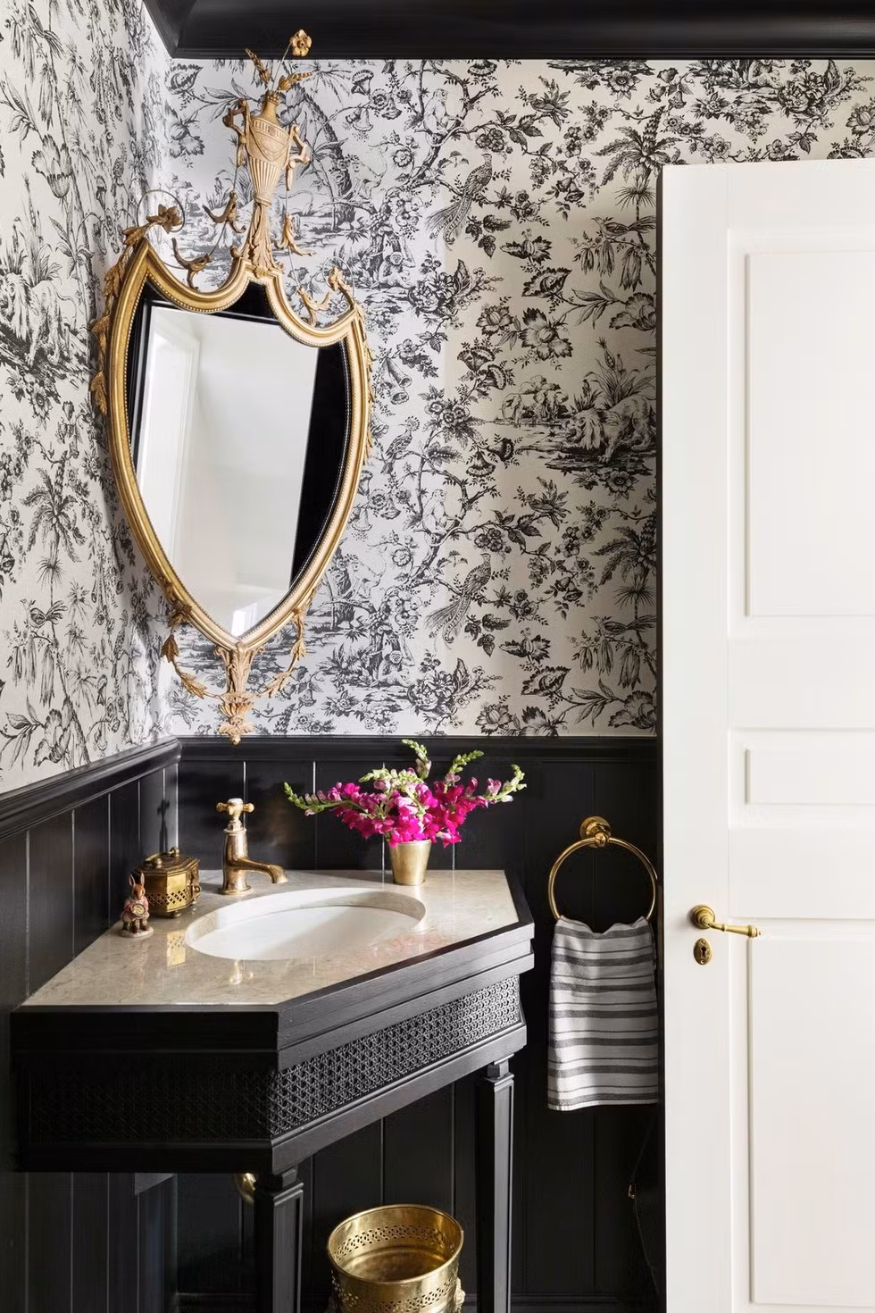 Với những ngôi nhà nhỏ, cần tận dụng mọi không gian, kể cả các góc. Ảnh: Housebeautiful