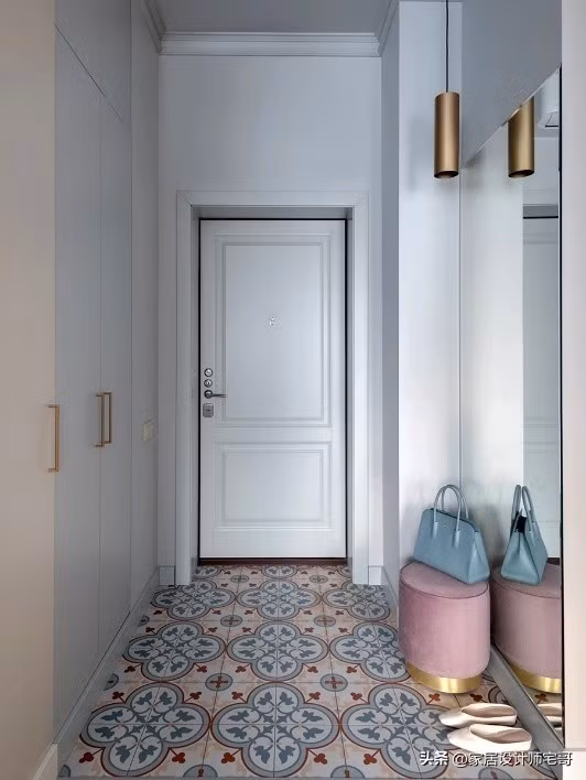 Sau khi ly hôn, một người phụ nữ 48 tuổi (ở Quý Châu, Trung Quốc) mua căn hộ 51m2 và quyết định “xây lại cuộc đời mình” từ chính không gian sống. Ảnh: Sohu