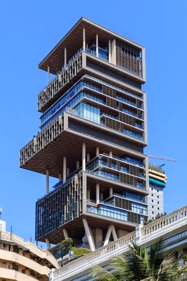 Ước tính, chi phí cho lễ cưới xa hoa của Anant, con trai của Mukesh Ambani năm ngoái lên tới 600 triệu USD. Ảnh: Indianexxpress