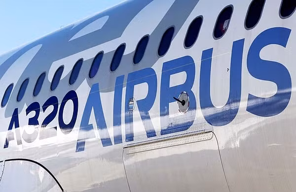 Hiện dòng A320 là máy bay bán chạy nhất thế giới khi bán ra 12.257 chiếc tính đến cuối tháng 9, vượt qua con số 12.254 chiếc của Boeing 737. Ảnh: Khaleej Times