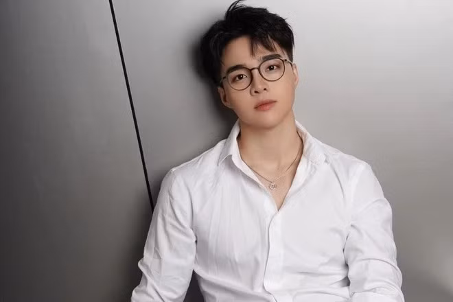 Mới đây, mạng xã hội lan truyền thông tin TikToker Tun Phạm bị Cục Thuế TP. Hà Nội truy thu và xử phạt gần 500 triệu đồng vì không đăng ký thuế, không kê khai thu nhập từ livestream bán hàng. Ảnh: Tun Phạm/Facebook.
