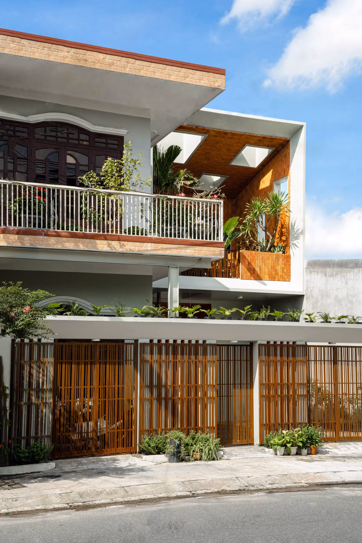 Yêu cầu đặt ra là công trình vừa đủ riêng tư cho thế hệ trẻ, vừa kết nối với gia đình lớn, đảm bảo sự gắn bó, gần gũi giữa các thành viên. Ảnh: Phan Trọng Tín - Minh Anh