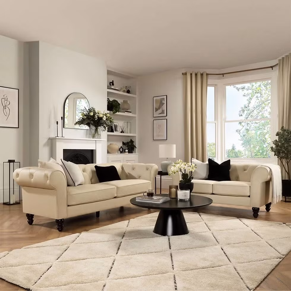 Chỉ cần di chuyển lại vị trí sofa, bàn ăn, giường ngủ hay kệ sách, là có thể tạo ra một bố cục hoàn toàn mới cho ngôi nhà. Ảnh: Furniture And Choice