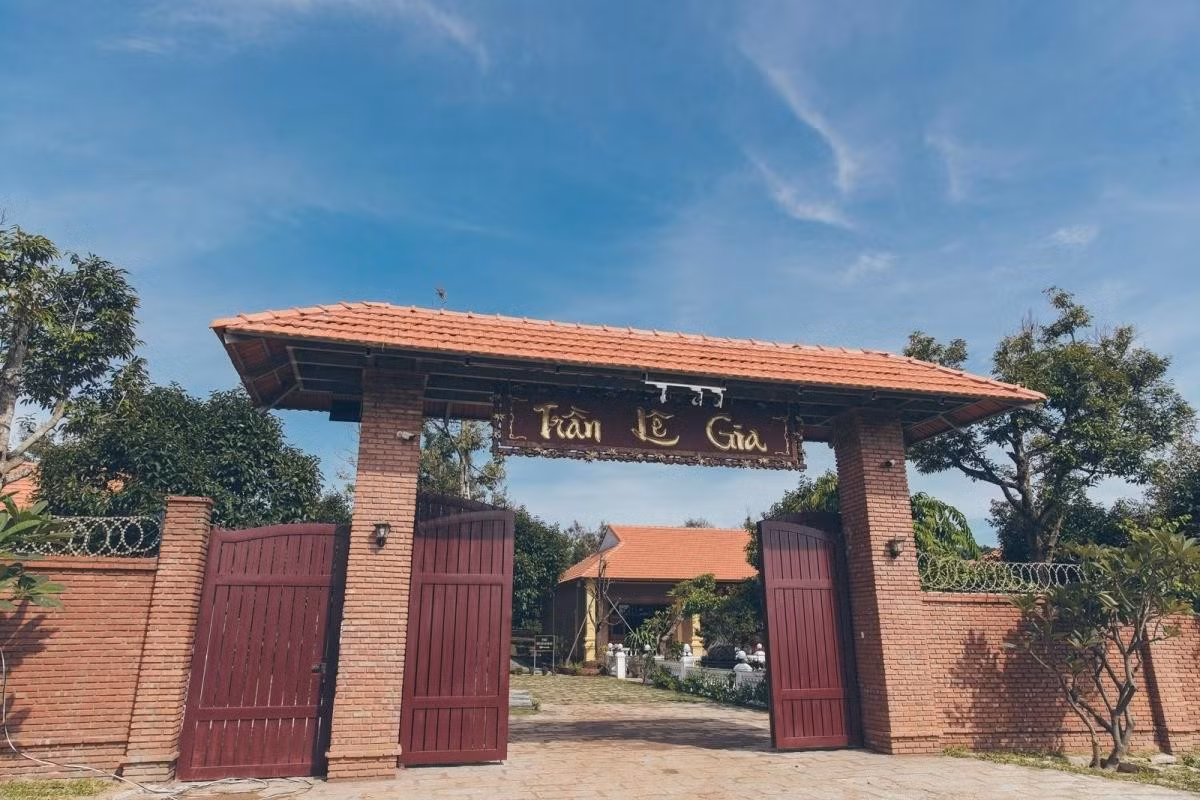 Biệt phủ 10.000m2 của Lý Nhã Kỳ là món quà nữ diễn viên dành tặng mẹ vào dịp lễ Vu Lan 2020. Ảnh: FBNV