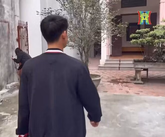 Căn nhà mang nét đặc trưng của những ngôi nhà ở vùng ngoại ô, được xây dựng từ năm 2010. Ảnh chụp màn hình