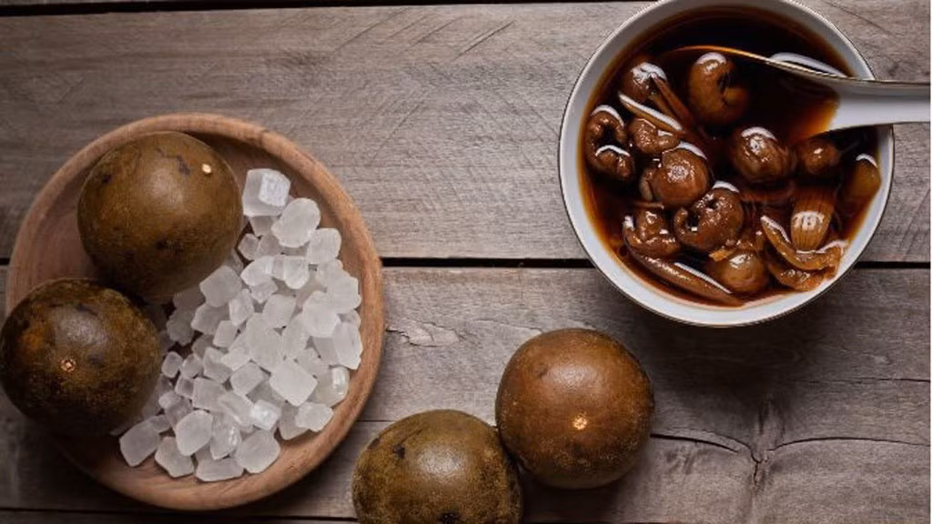 Từ loại quả dại ít được chú ý, ngày nay la hán trở thành mặt hàng được người dân thành phố ưa chuộng. Ảnh: Shopthaoduoc