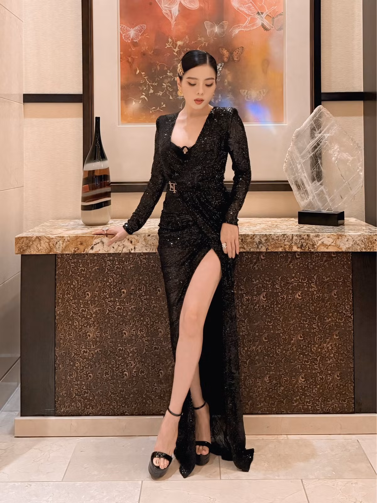 Sau nhiều năm hoạt động nghệ thuật, Lệ Quyên được ưu ái gọi là "Nữ hoàng phòng trà" và sở hữu khối tài sản đáng nể. Ảnh: FBNV