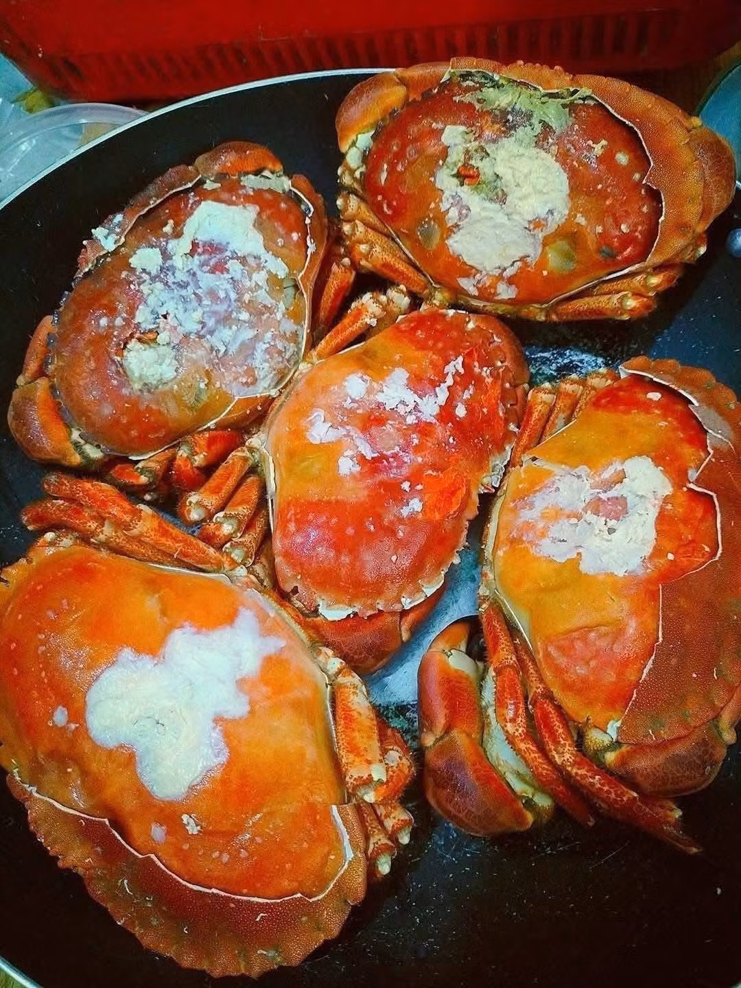 Đây là mức giá rẻ hiếm có, bởi cua nâu siêu gạch nhập khẩu Na Uy thường có giá khoảng 400.000 đồng/kg cho loại cấp đông. Ảnh: Facebook