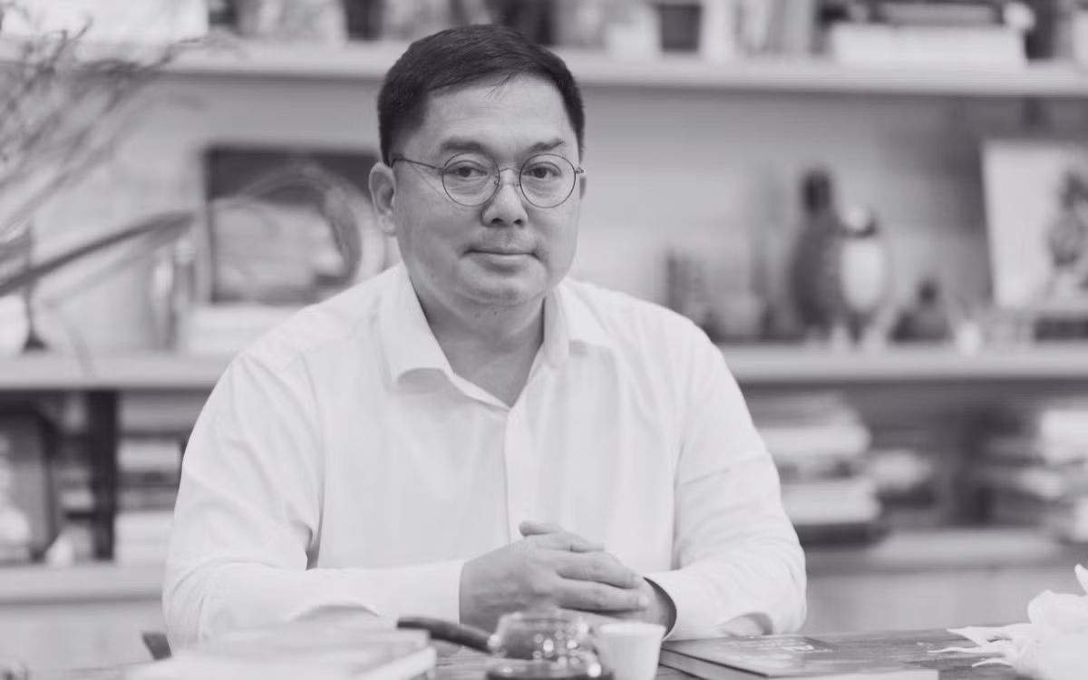 Thông tin doanh nhân Hoàng Nam Tiến đột ngột qua đời khiến cộng đồng mạng bàng hoàng và tiếc thương. Ảnh: Facebook
