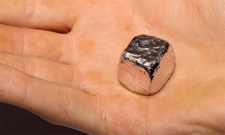 Tháng 11/2023, giá rhodium dao động từ 280.000 euro (hơn 8 tỷ đồng) đến gần 800.000 euro/kg (hơn 23 tỷ đồng/kg) tùy theo nguồn bán. Ảnh: Getty