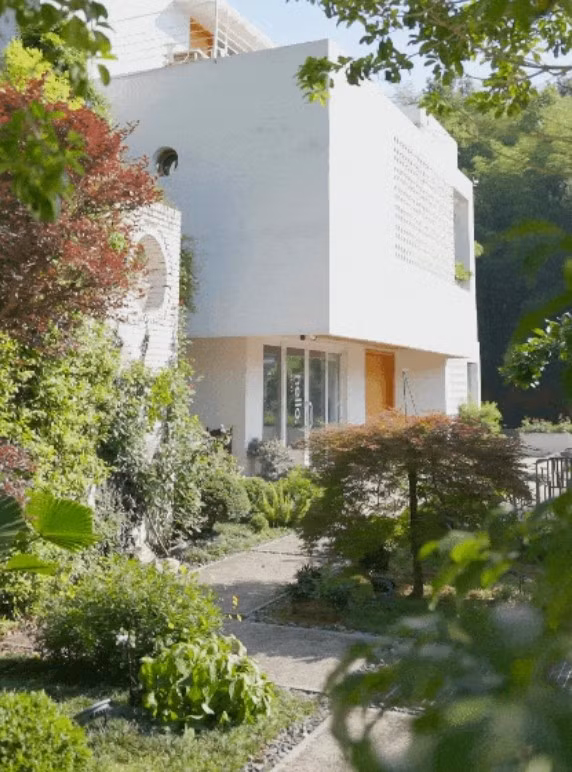 Để xây dựng ngôi nhà nghỉ hưu cho bố mẹ và chính mình, Tôn bắt tay vào thiết kế và mất hơn 5 năm mới hoàn thiện từ bản vẽ ban đầu đến một tổng thể hoàn chỉnh. Ảnh: Toutiao