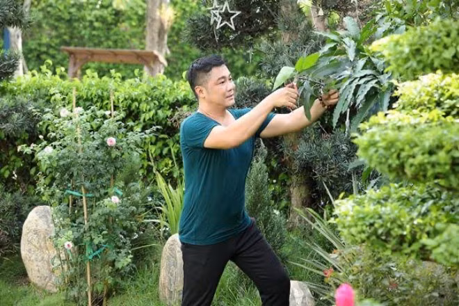 Đặc biệt, nam diễn viên còn đầu tư một khu vườn mini ngay giữa lòng thành phố. Ảnh: FBNV