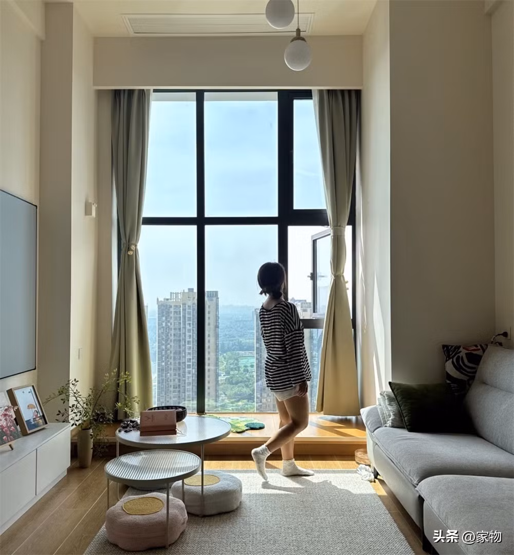 Không gian nhỏ trở nên thông thoáng, hiện đại và tràn đầy năng lượng. Ảnh: 360kuai