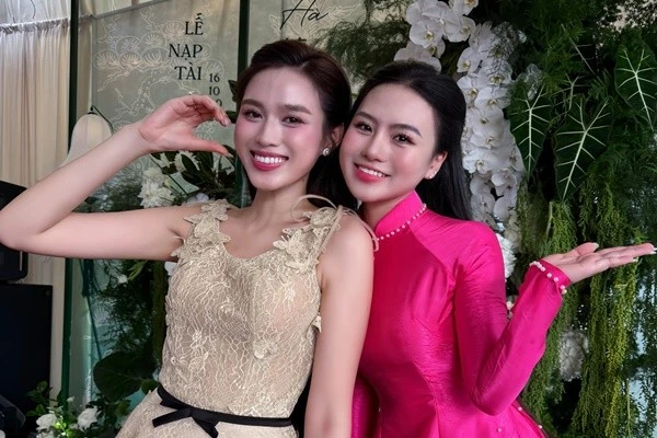 Bảo Anh gây chú ý khi hát trong lễ ăn hỏi của Hoa hậu Đỗ Thị Hà