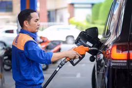 [VIDEO] Bộ Công thương đề xuất chi 5.000 đồng/lít xăng dầu từ Quỹ bình ổn