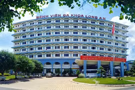 Bệnh viện Đa khoa Long An hủy kết quả đấu thầu mua xe cứu thương