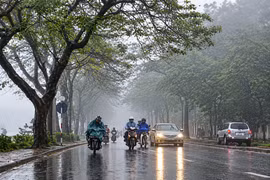 Hà Nội tiếp tục oi nóng, bao giờ miền Bắc mới đón không khí lạnh?