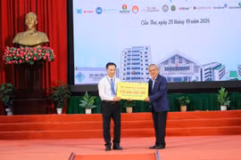 Mỗi tờ vé số lời 1000đ của cha và ước mơ học hết đại học của cô sinh viên