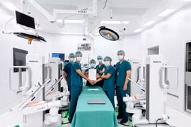 Sử dụng robot triệu đô vào phẫu thuật, Vinmec Đà Nẵng lập chuẩn mới cho y học miền Trung